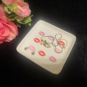 Lipstick Kisses Trinket Dish Jewelry Tray